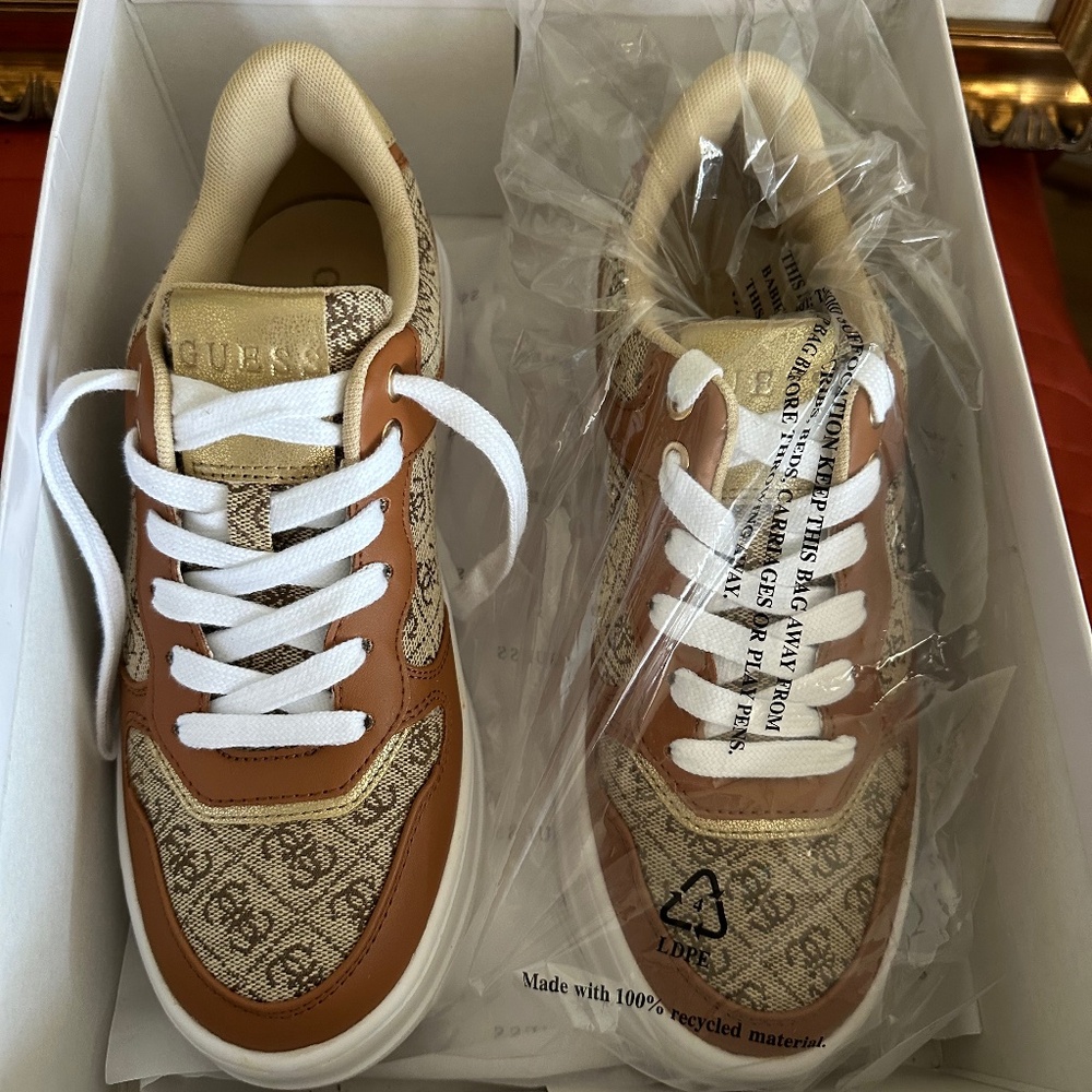 Guess Cleva 3 Sneakers